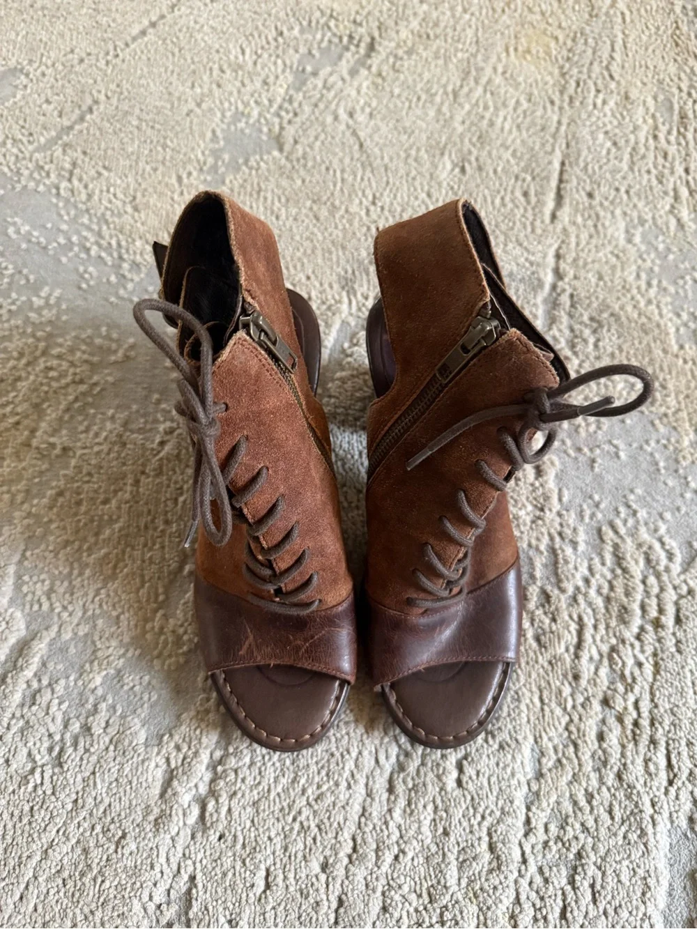 Born Blane brown leather and peep toe booties block heels lace up 6